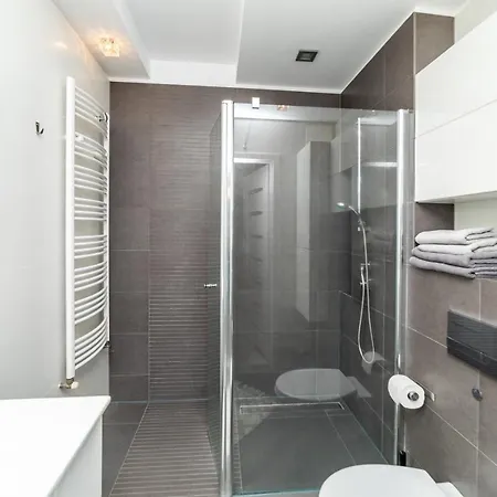 Modern W Albatross Towers Apartament